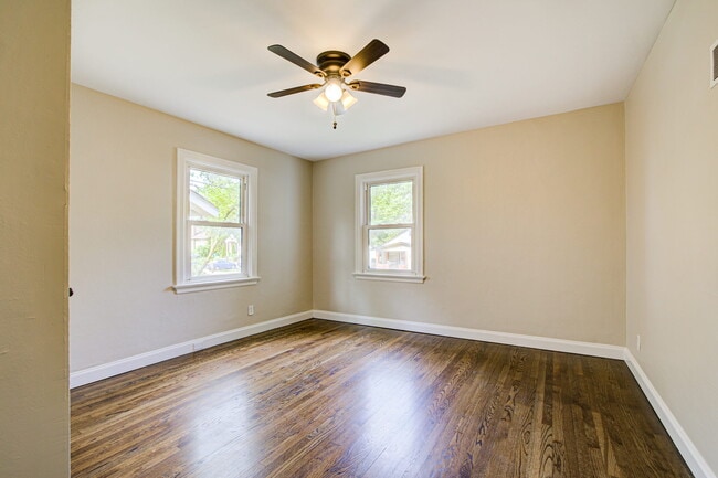 Building Photo - 1032 Charleville Ave