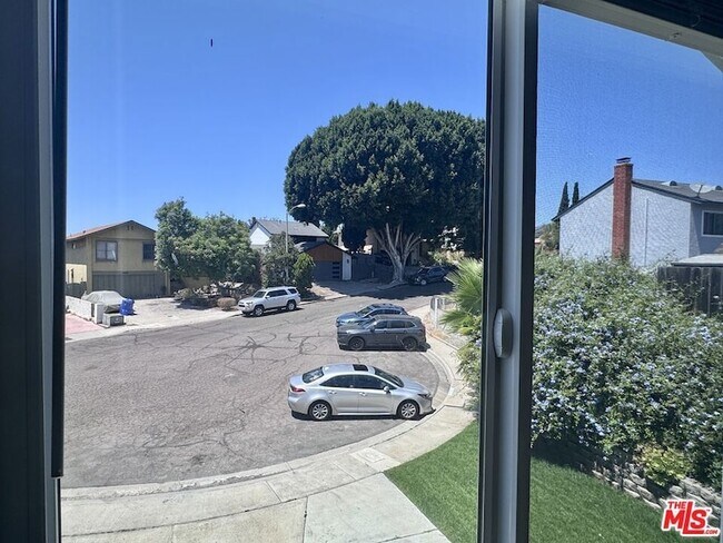 Building Photo - 2863 Carmar Way