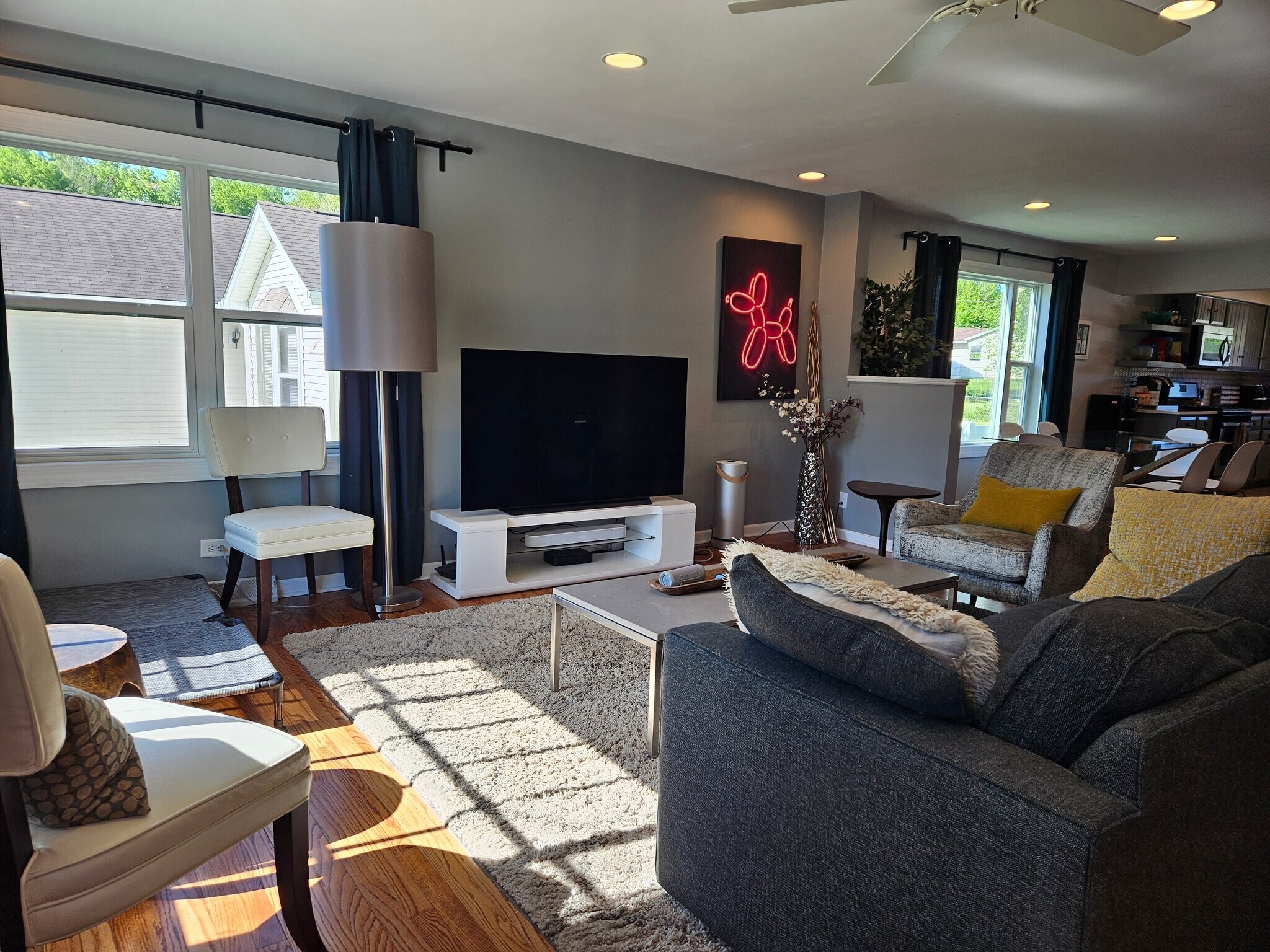 Building Photo - 4213 Riverview Dr