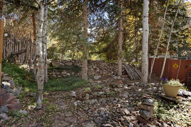 Building Photo - 311 Midland Ave