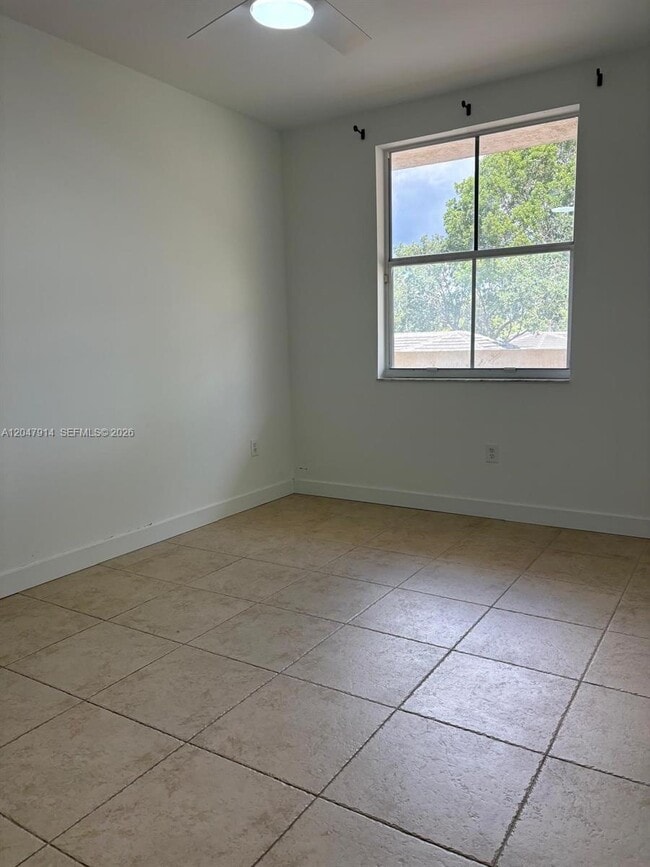 Building Photo - 2080 Greenview Shores Blvd