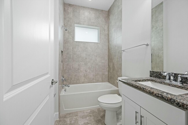 Building Photo - 14964 RedCove Pl