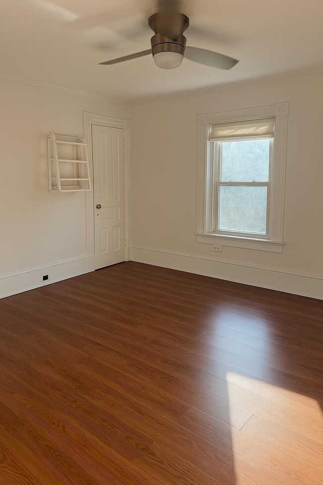 Building Photo - 84 Park St