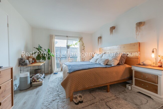Building Photo - For Rent: Modern 2-Bedroom, 2-Bath Townhou...