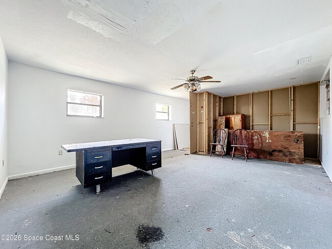 Building Photo - 122 Eden Ave