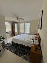 Building Photo - 215 S Howard Ave