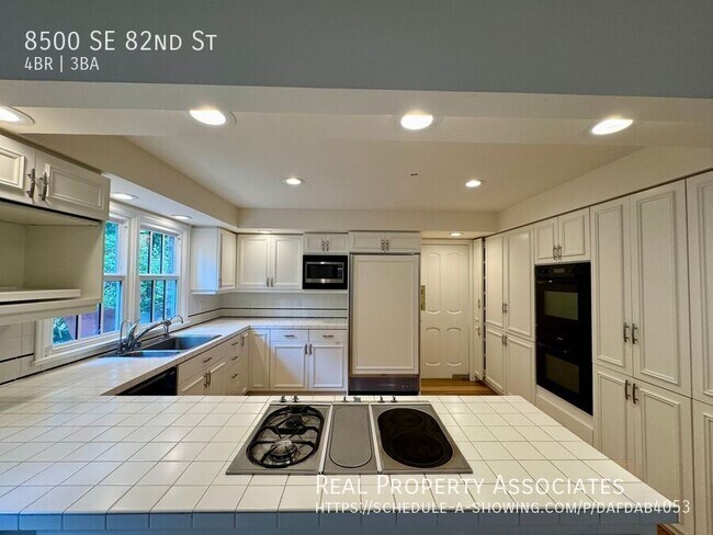 Building Photo - 8500 SE 82nd St