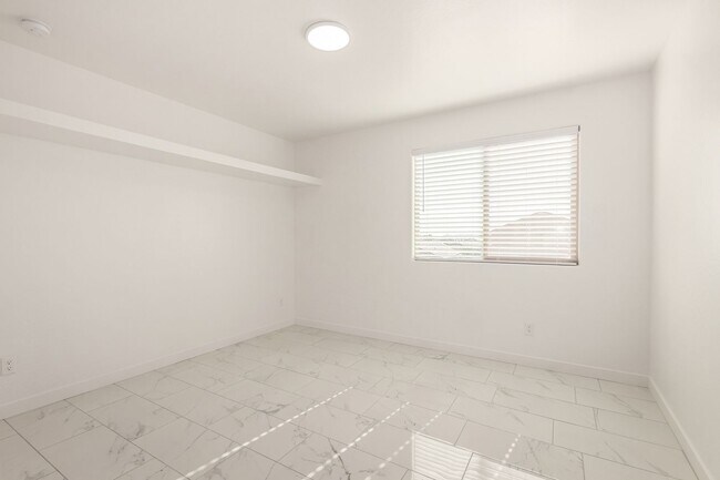 Building Photo - One Of A Kind Home For Rent In Buckeye!