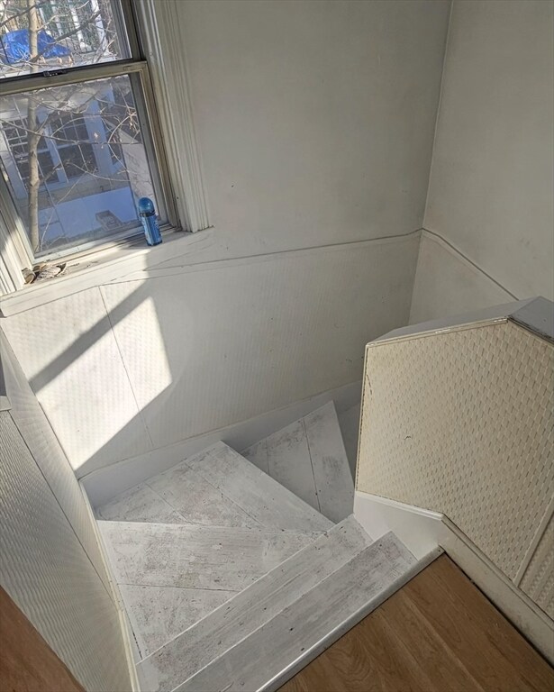 Building Photo - 123 Scott St