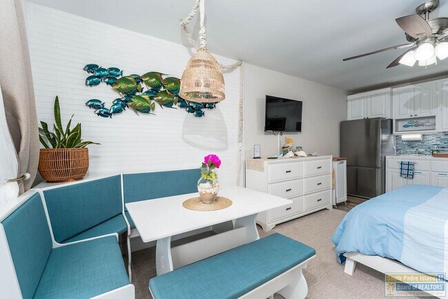 Building Photo - 127 E Atol St