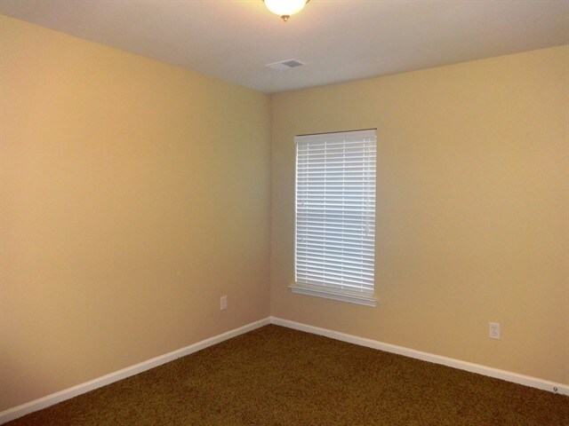 Building Photo - 1131 Moss Grove Dr