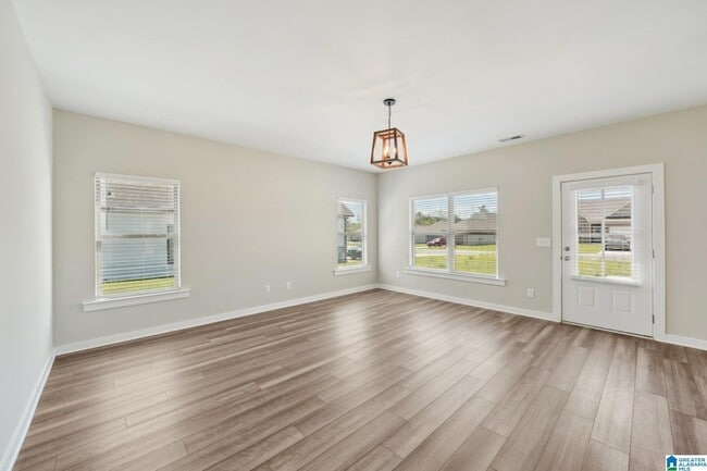 Building Photo - 439 Troubadour Ln