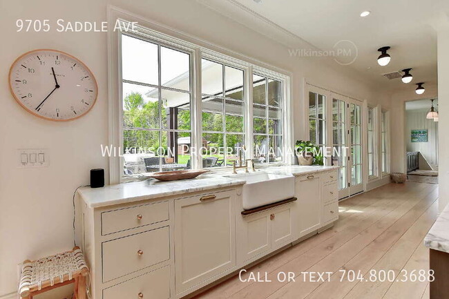 Building Photo - 9705 Saddle Ave