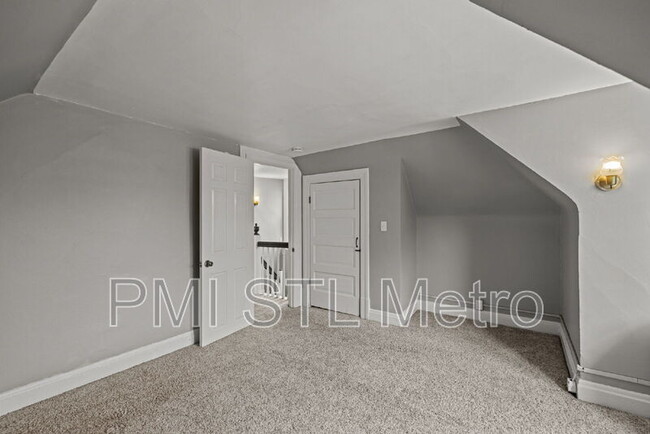 Building Photo - 4036 Flad Ave