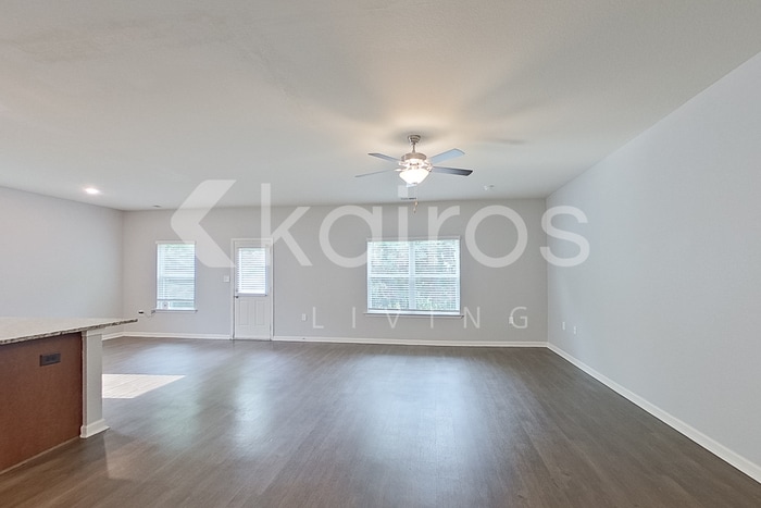 Building Photo - 1044 Pilgrim Ln