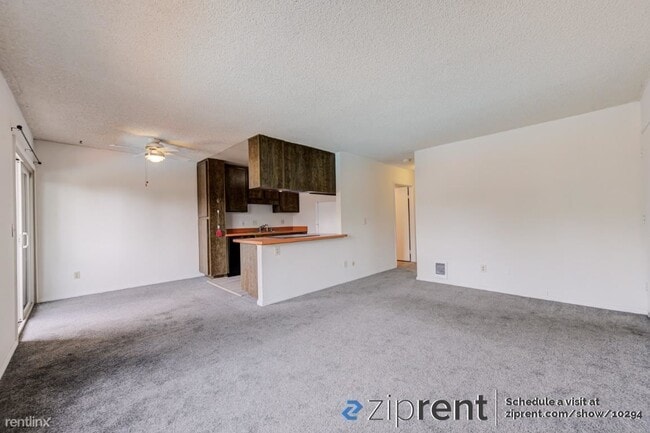 Building Photo - 2 br, 1 bath Condo - 9546 Carroll Canyon R...