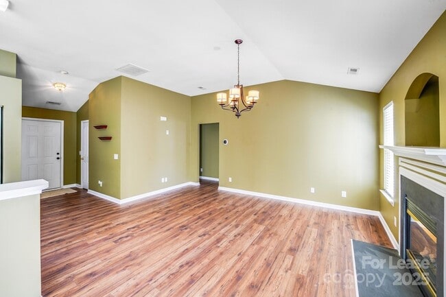 Building Photo - 5911 Vista Verde Ct