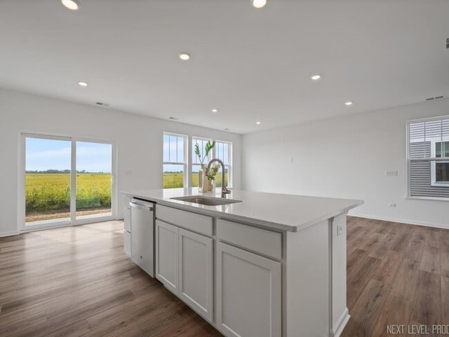 Building Photo - 25715 W Yorkshire Dr