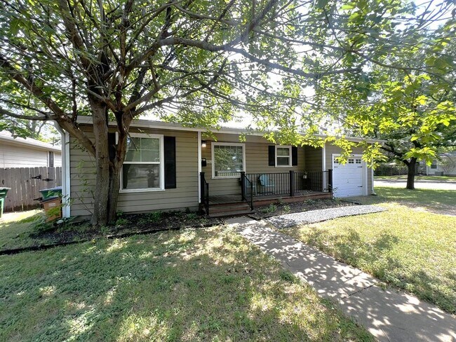 Building Photo - 1311 Aggie Ln