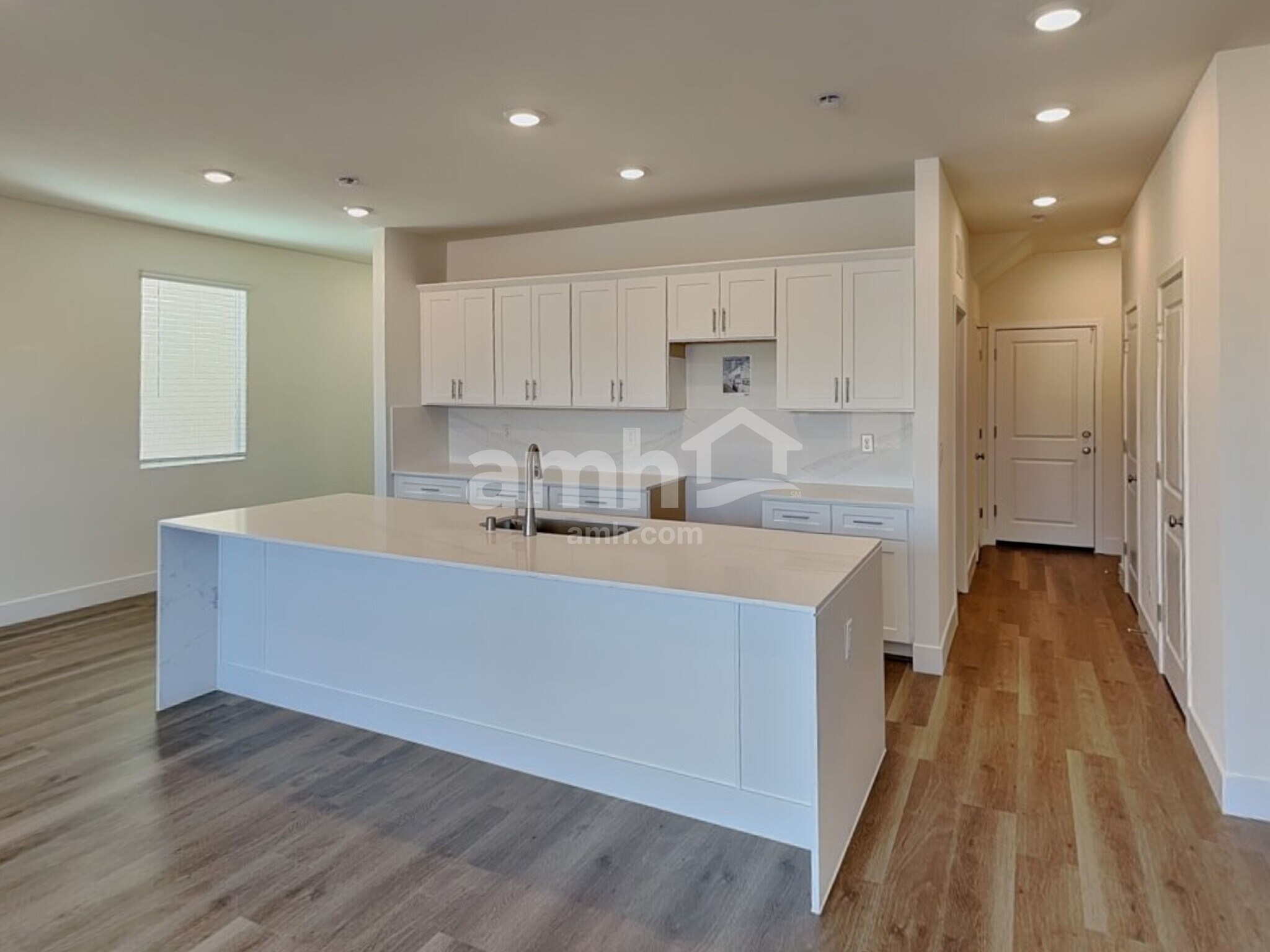 Building Photo - 7794 Hickory King Ave