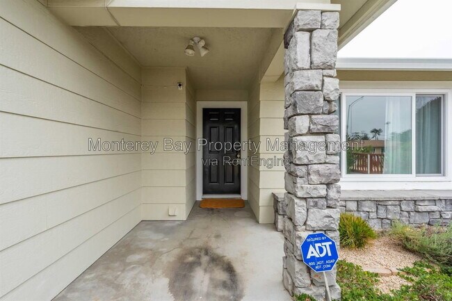 Building Photo - 383 Hillcrest Ave