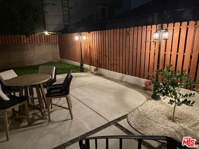 Building Photo - 531 Burchett St