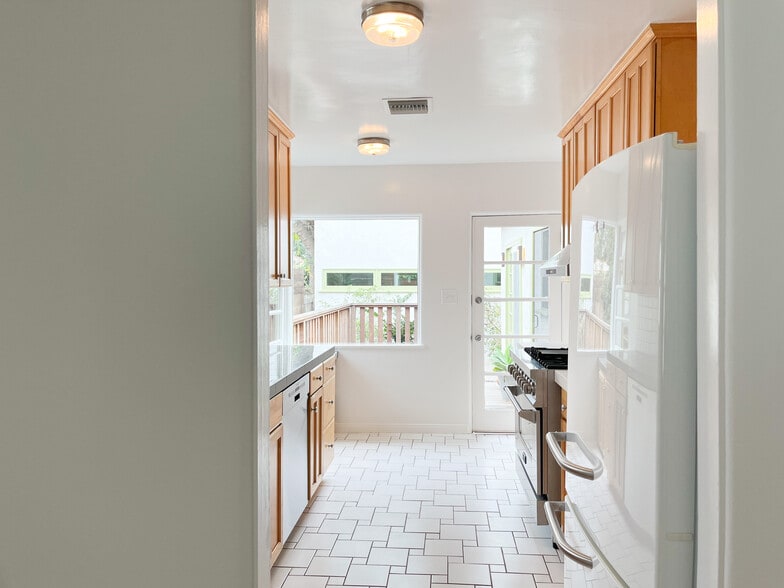 Building Photo - 1340 Grant St