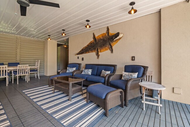 Building Photo - 430 Arricola Ave