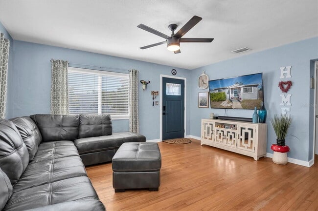 Building Photo - 4929 36th Ave N