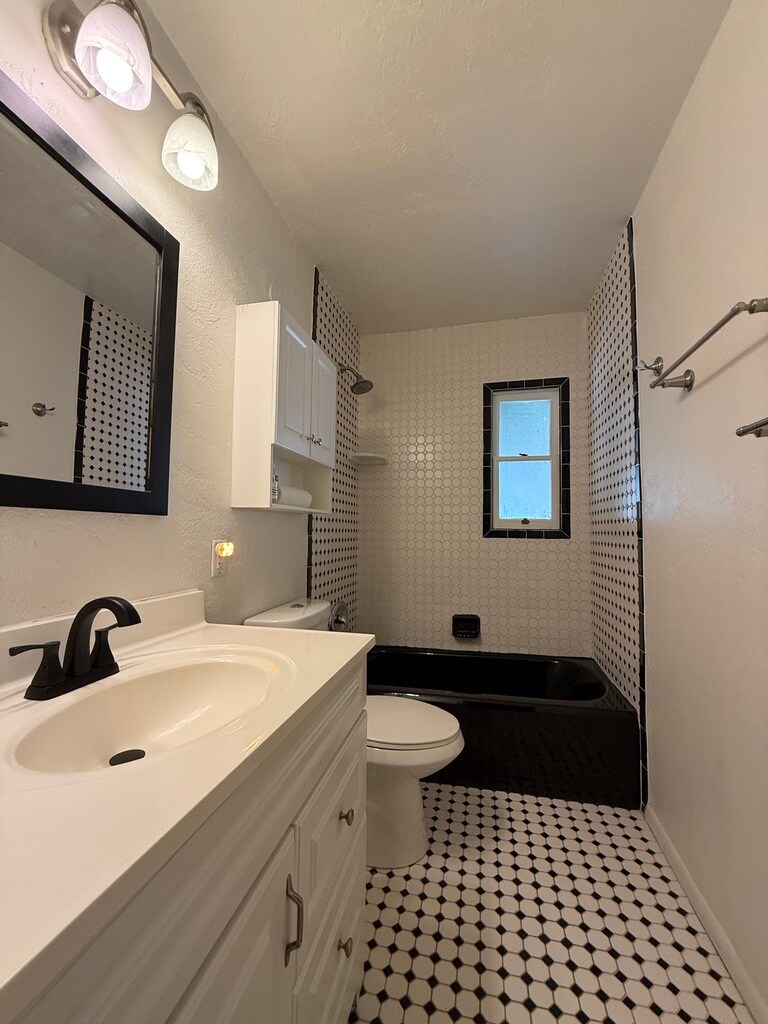 Building Photo - 2602 N 9th St