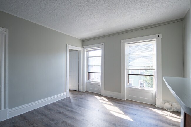 Building Photo - 500 2nd St