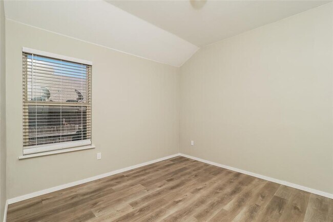 Building Photo - 11305 NW 97th St