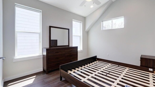Building Photo - 3108 Aldwyche Dr