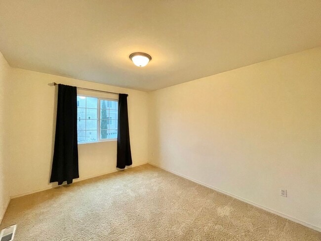 Building Photo - Great Home For Rent