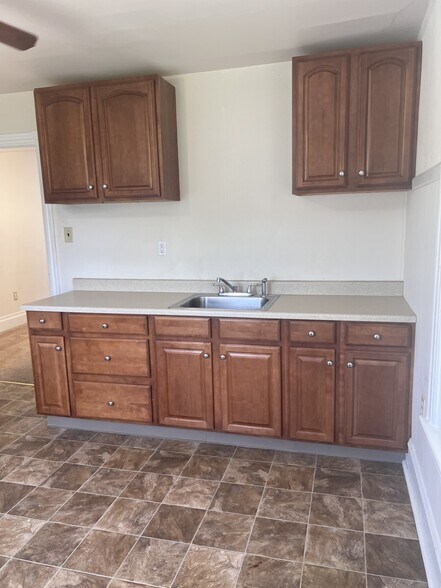 Building Photo - 628 E Lincoln Hwy