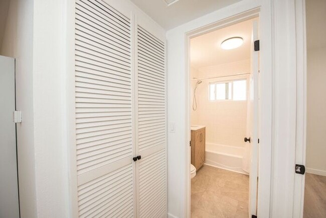 Building Photo - Mesa Verde | Recently Remodled 2 Bedroom Appartment