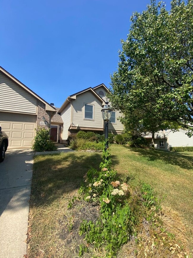 Building Photo - Spacious 4 Bedroom, 2.5 Bath Home