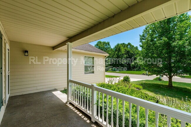 Building Photo - 5551 Ainsley Dr
