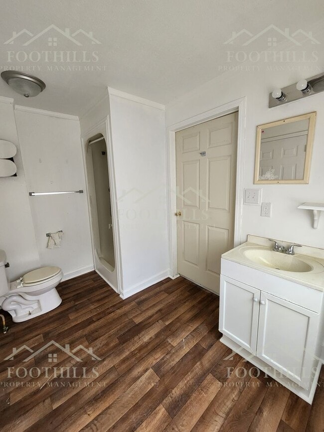 Building Photo - 2 Bedroom Home in Anderson – Pet Friendly!