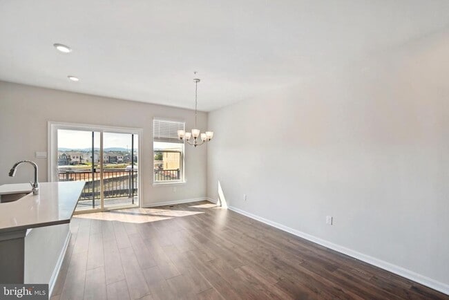 Building Photo - 738 Compass Wy