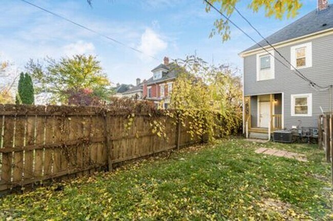 Building Photo - 360 N Garfield Ave