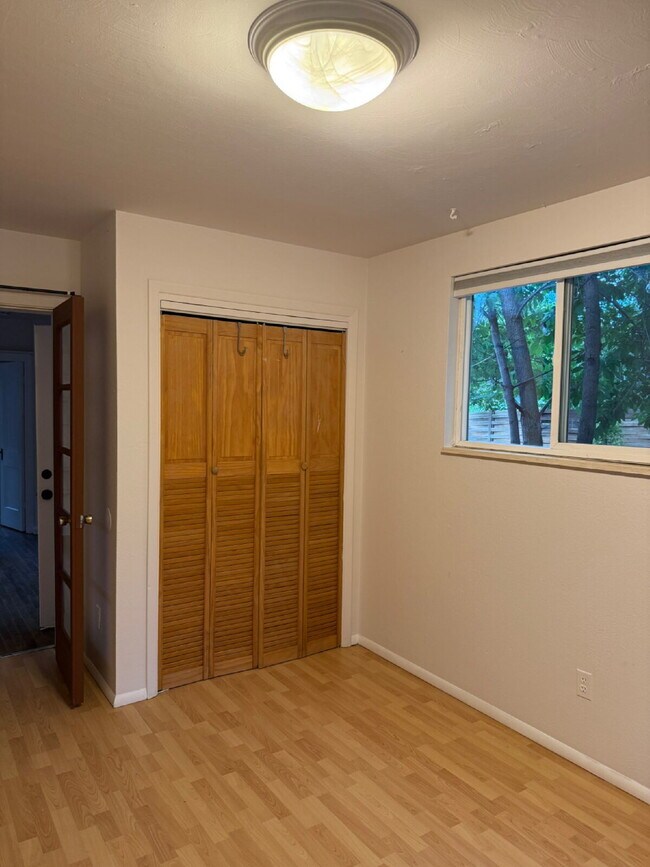 Building Photo - Beautiful and cozy 3 Bedroom 1 Bathroom House Available Now! Lease Term Options Below!