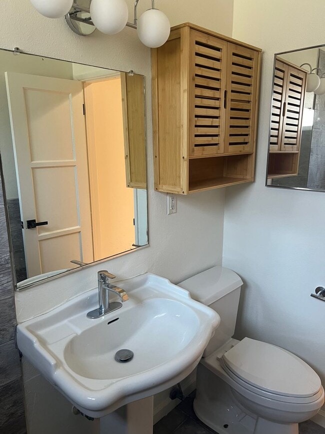 Building Photo - Charming Cottage in North Park!