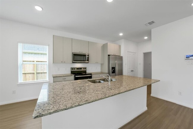 Building Photo - 13311 Campos Dr