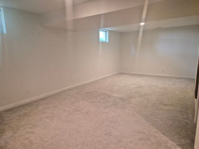 Building Photo - 6237 Muirloch Ct S