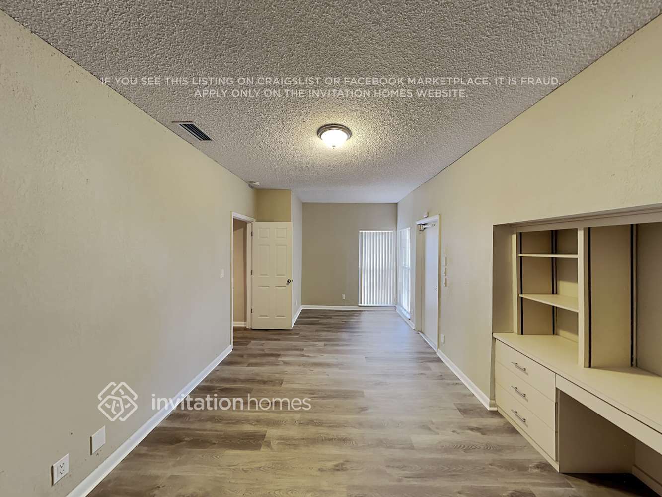 Building Photo - 8041 Buttonwood Cir