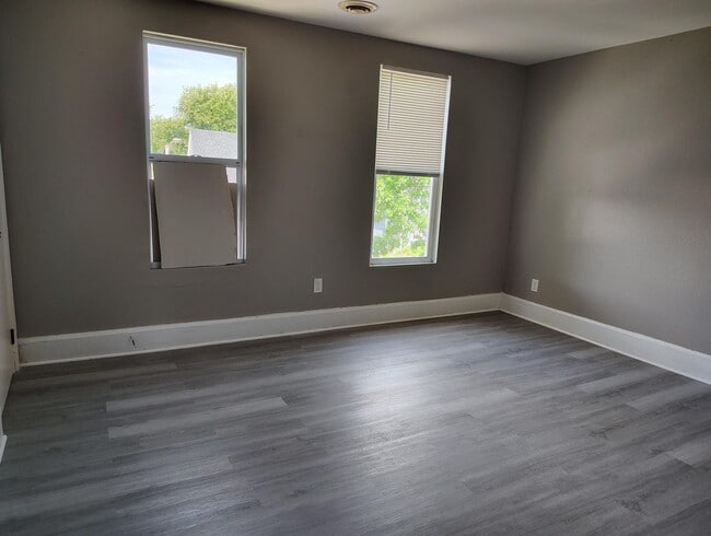 Building Photo - 1217 Grand Ave