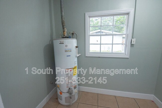 Building Photo - 4361 Montclair Cir E