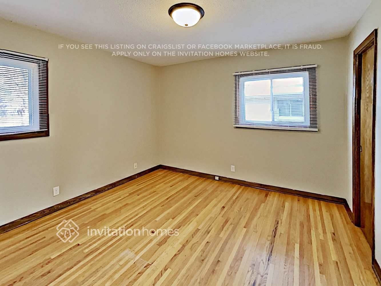 Building Photo - 3612 Commodore Dr