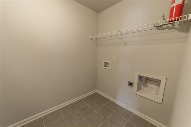 Building Photo - 7445 Oldbury Pl